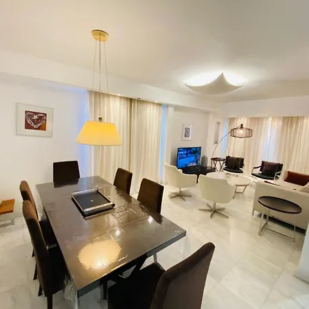 Sea View Penthouse Elysia Park פאפוס