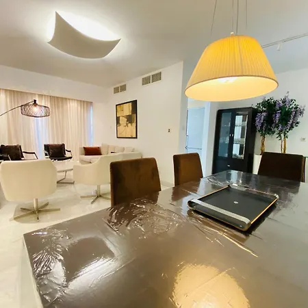 Sea View Penthouse Elysia Park * פאפוס